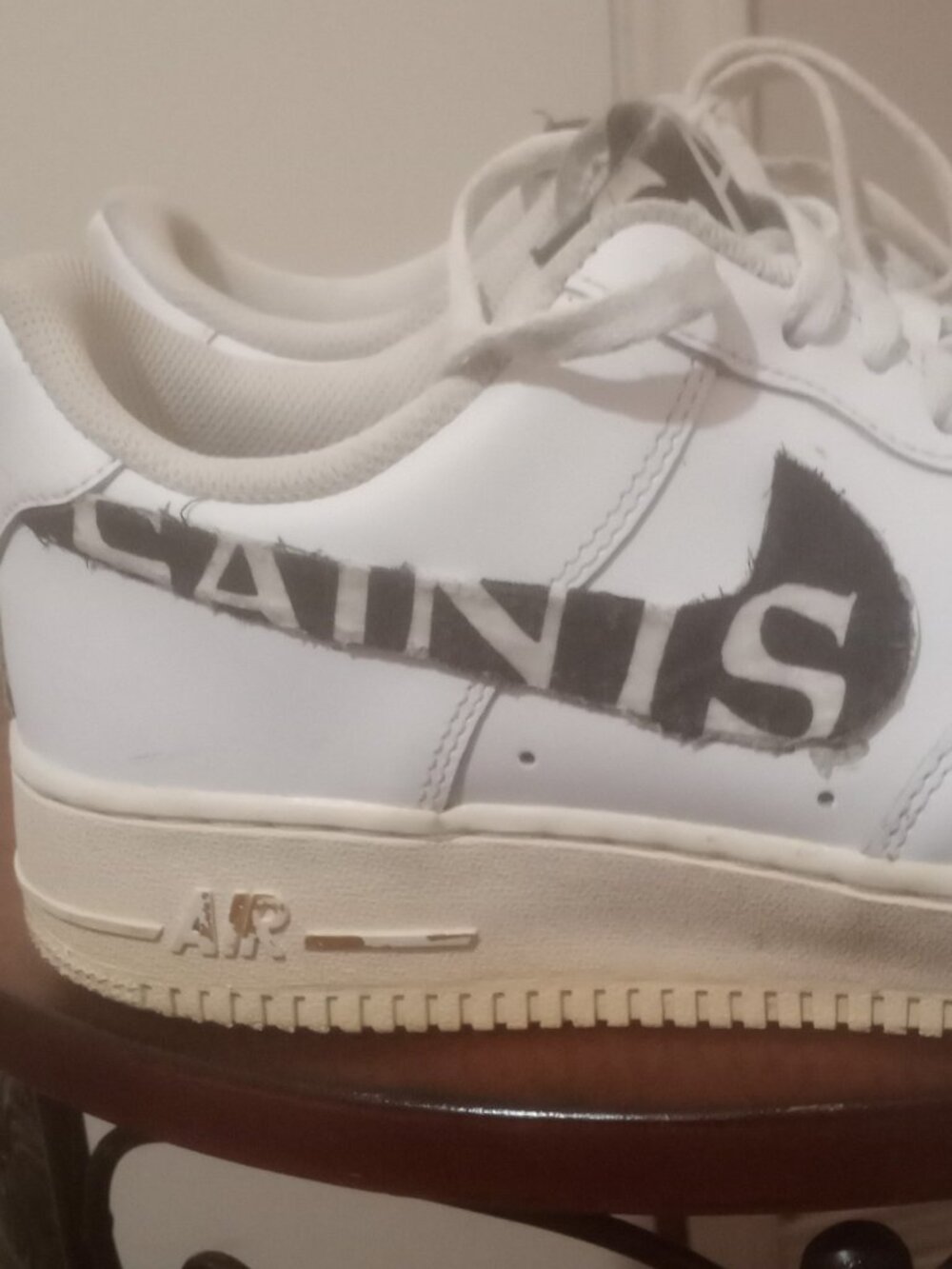 Mens Nike Air Force One 07 New Orleans Saints NFL White Leather Size 9.5 Tennis - Picture 4 of 12